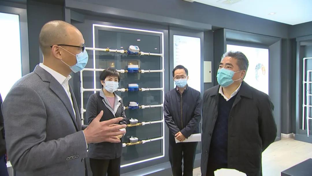 市委書記、市人大常委會(huì)主任項(xiàng)雪龍到騰越科技調(diào)研一季度生產(chǎn)經(jīng)營(yíng)情況 